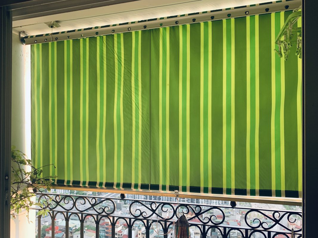 Hình Ảnh: mái thả tự cuốn ban công tại Thừa Thiên Huế