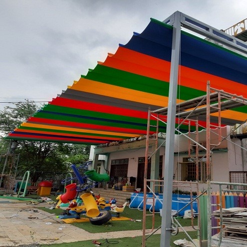 Hình ảnh: mái che sân trường Hòa Phát Đạt