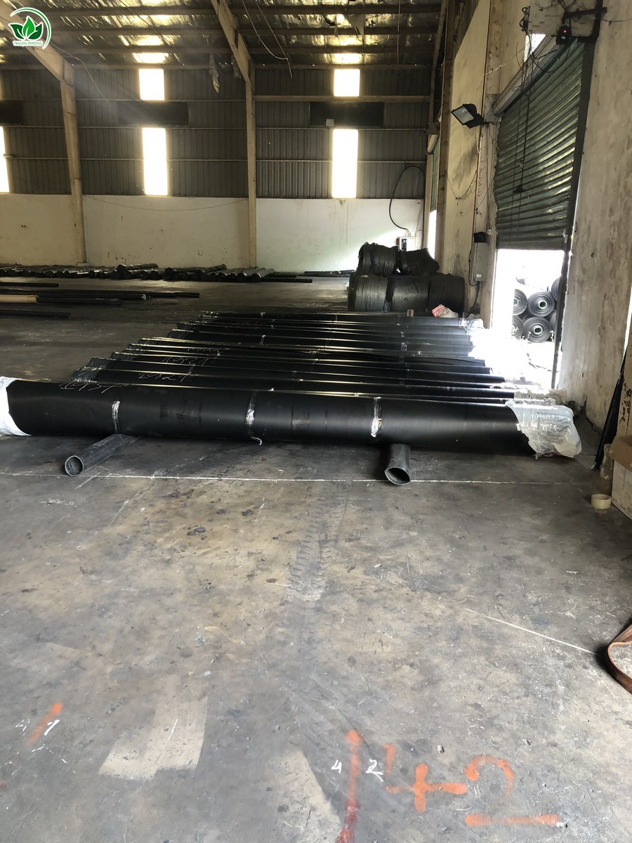 Hình ảnh: xưởng bạt nhựa HDPE phủ bờ ao khổ 10m Hòa Phát Đạt